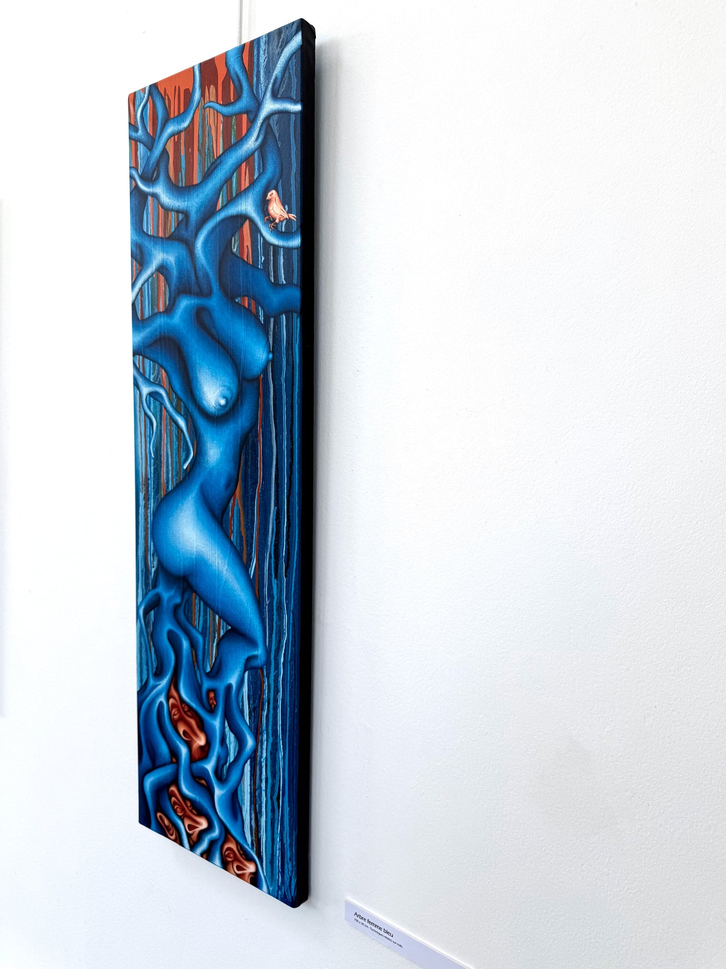 Arbre femme bleu